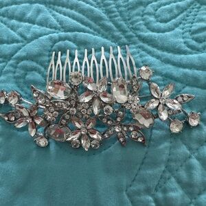 Elegant Silver Floral Hair Comb